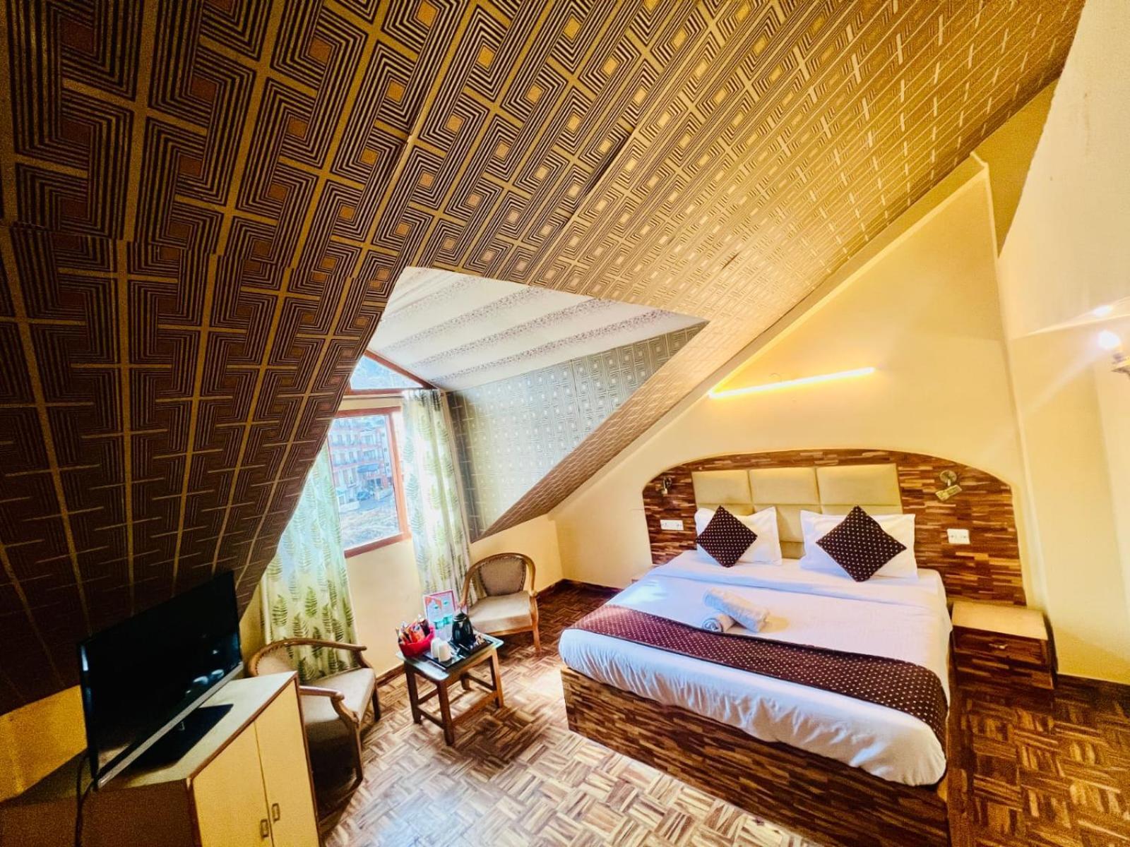Hotel Kalinga Grand - Luxury Comfort !! Travellers Delight !! Budget Friendly !! Prime Location !! Guest Favourite Manāli Kültér fotó
