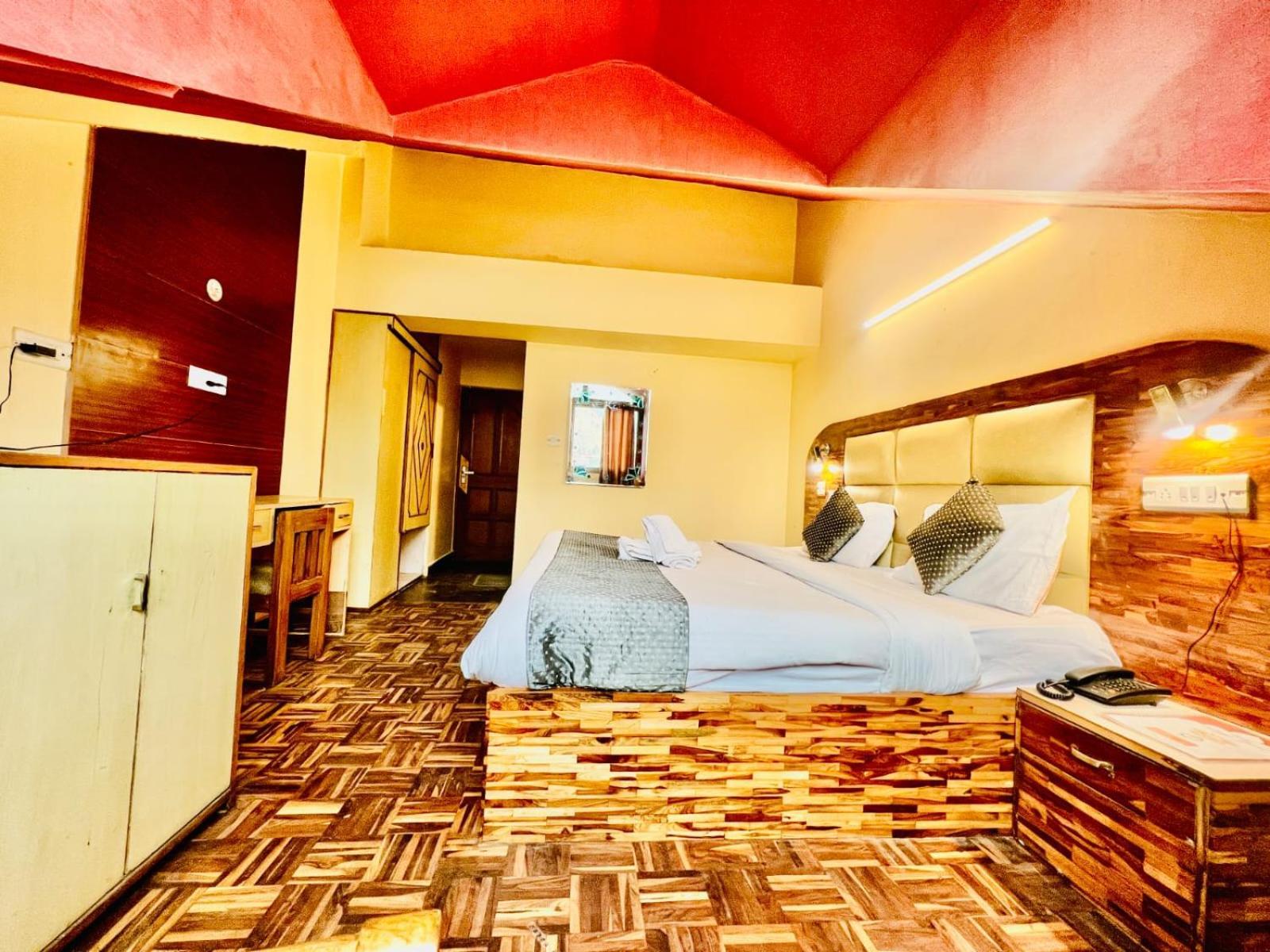 Hotel Kalinga Grand - Luxury Comfort !! Travellers Delight !! Budget Friendly !! Prime Location !! Guest Favourite Manāli Kültér fotó