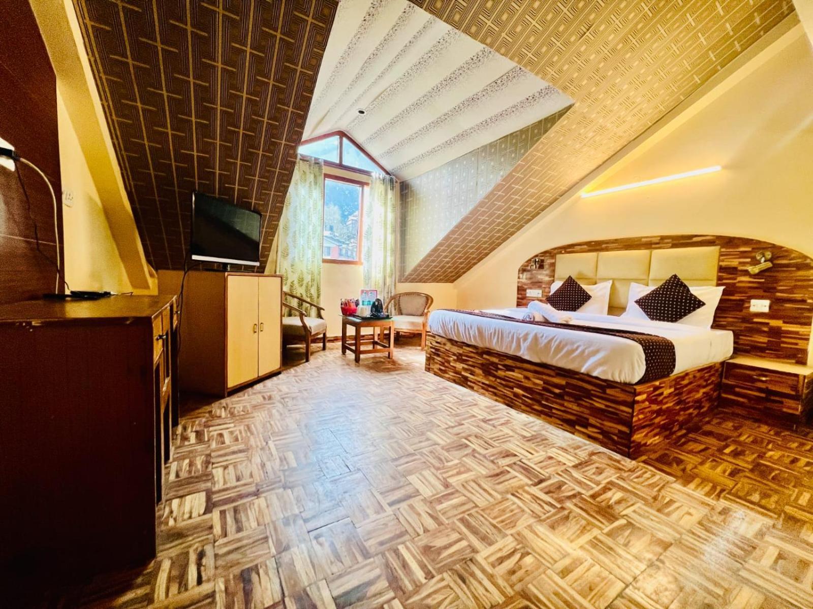 Hotel Kalinga Grand - Luxury Comfort !! Travellers Delight !! Budget Friendly !! Prime Location !! Guest Favourite Manāli Kültér fotó
